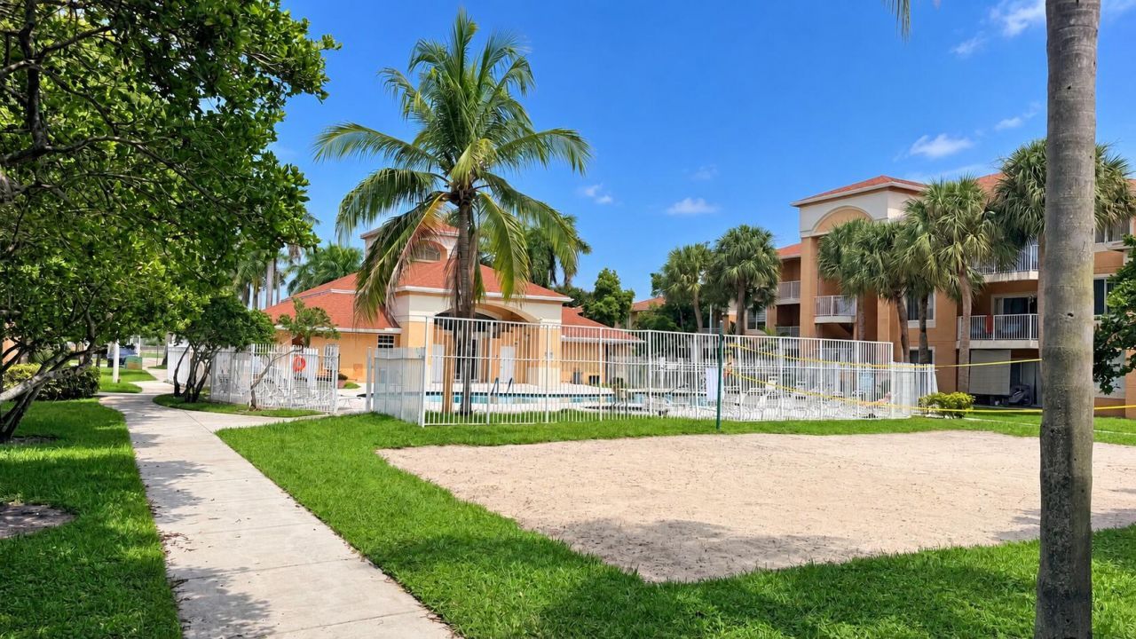 6952 SW 39th Street, Unit C106, Davie, FL 33314 Photo