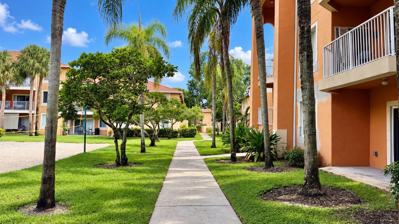 6952 SW 39th Street, Unit C106, Davie, FL 33314 Photo