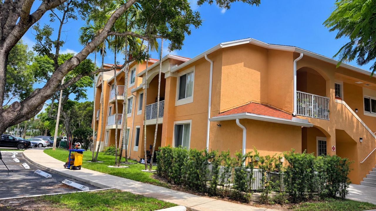 6952 SW 39th Street, Unit C106, Davie, FL 33314 Photo