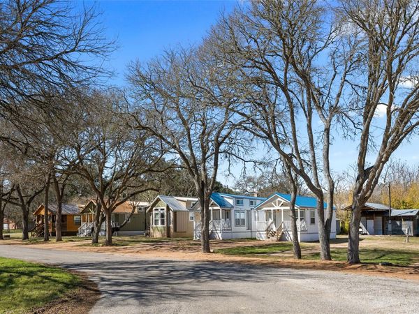 250-300 Park Ave, Staples, TX 78670