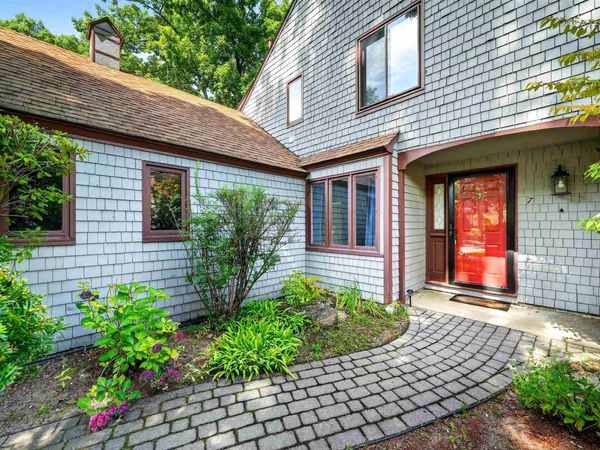 7 Pitford Way, Unit 32, Nashua, NH 03063