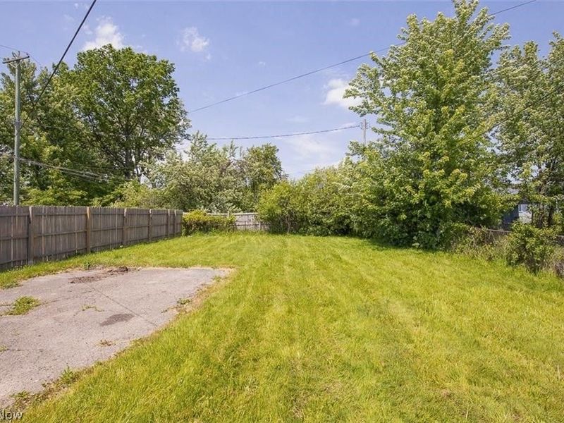 15009 Miles Avenue, Cleveland, OH 44128 Photo 22