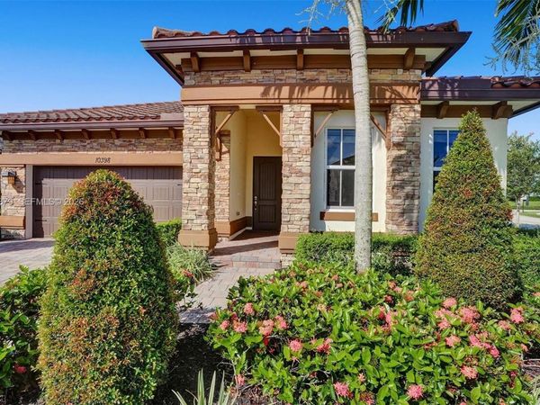 10398 Waterside Ct, Parkland, FL 33076