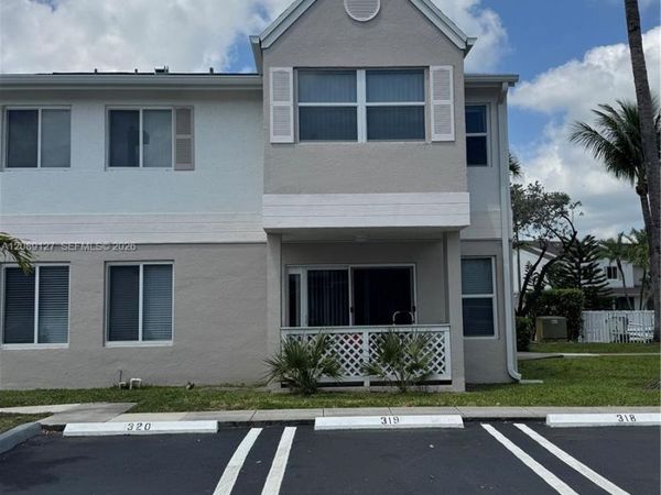17440 NW 67th Ct , Unit L-15, Hialeah, FL 33015