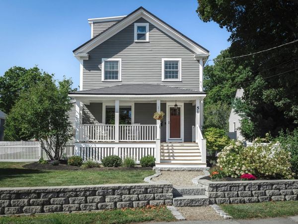 51 Topsfield Rd, Ipswich, MA 01938