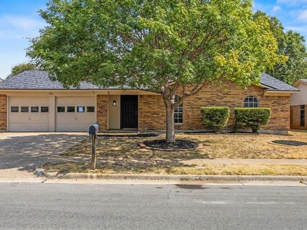 756 NW Charlyne Drive, Burleson, TX 76028