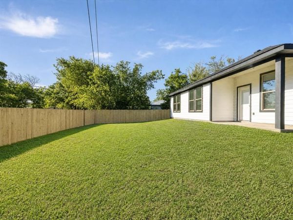 108 N Couch Street , Italy, TX 76651