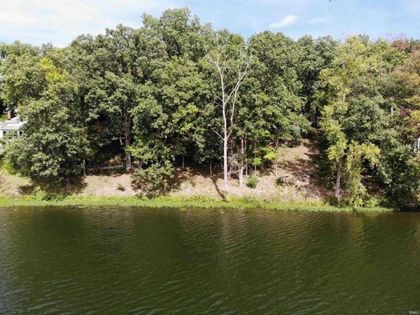 9475 E Promontory Point Drive, Syracuse, IN 46567