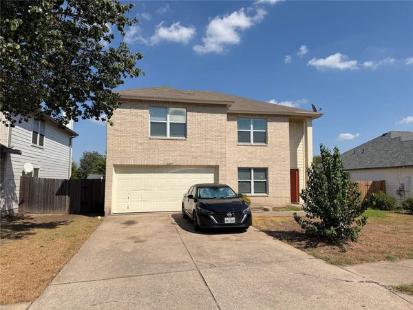 2203 Bluebonnet DR, Round Rock, TX 78664