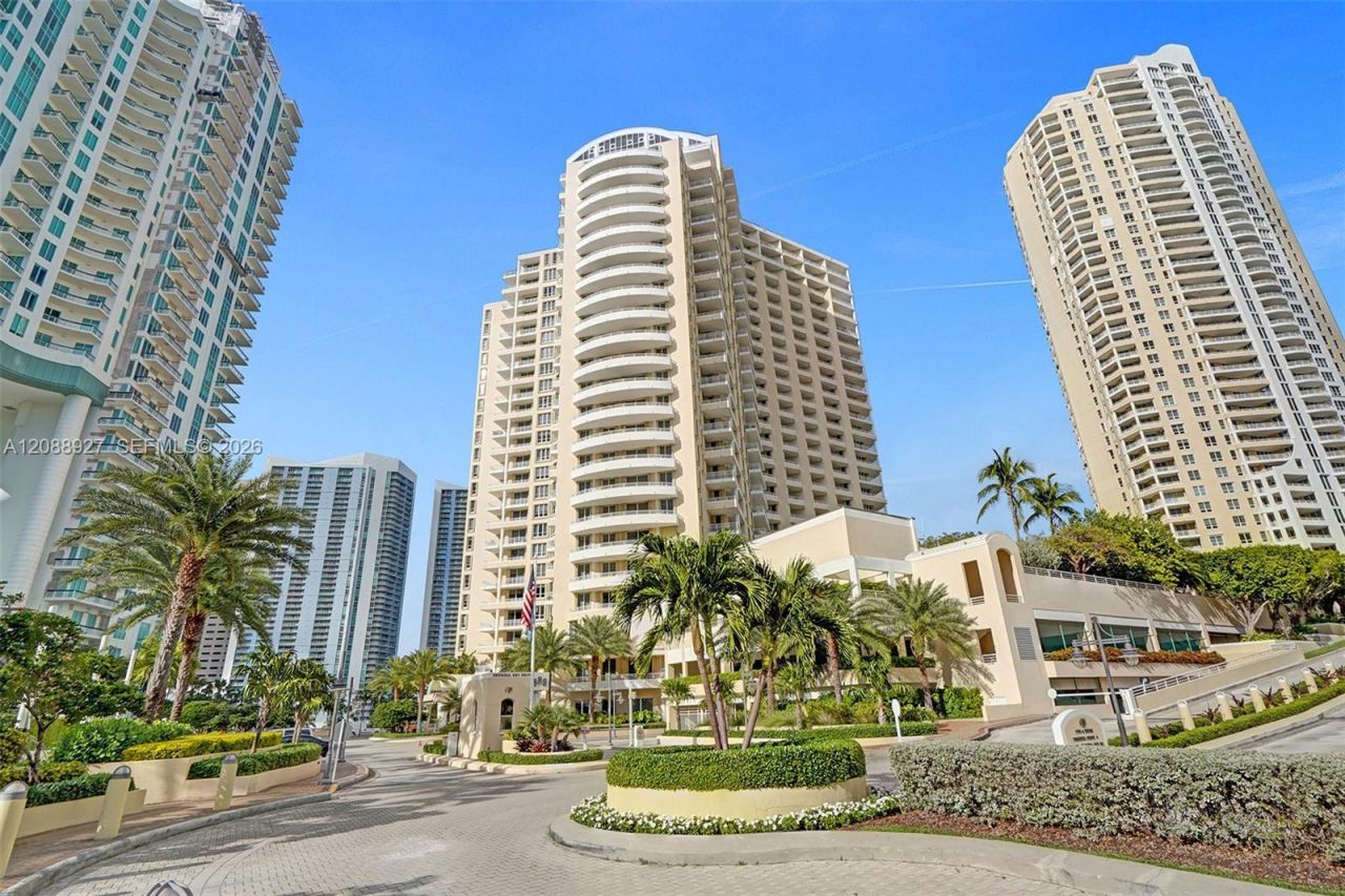 888 Brickell Key Dr, Unit 1901, Miami, FL 33131 Photo