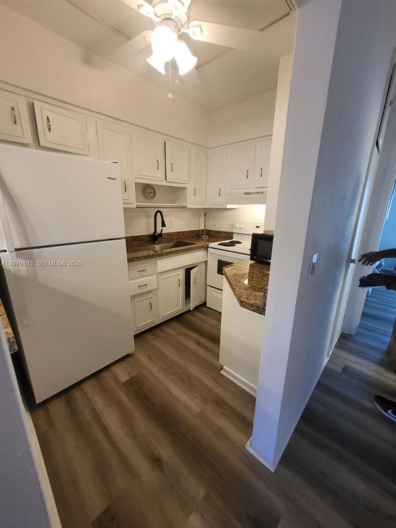 600 Layne Blvd, Unit 118, Hallandale Beach, FL 33009 Photo