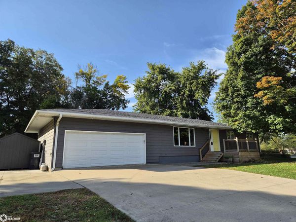 504 E Walnut Street, New Sharon, IA 50207