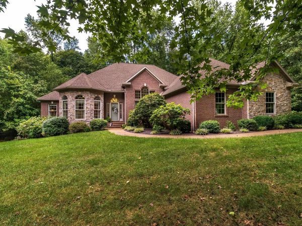 8860 & 8800 N Waterford Drive, Mount Vernon, IN 47620