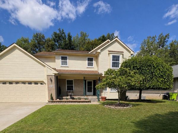 30128 Apple Grove Way, Flat Rock, Mi 48134