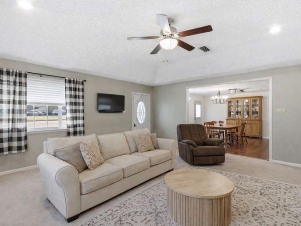 1224 N Texas Street , De Leon, TX 76444