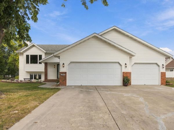 1701 33 1/2 Street S, Moorhead, MN 56560