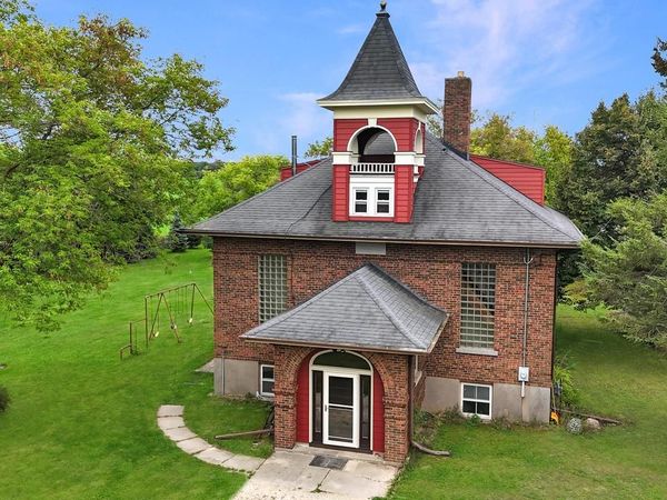 N6010 Kohler ROAD, Fredonia, WI 53021