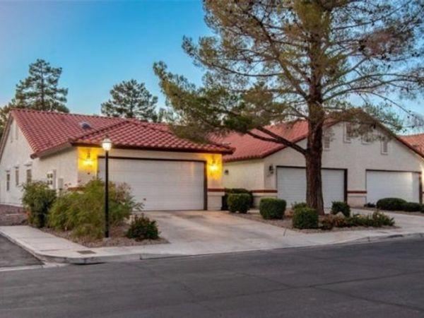 2635 Magic Moon Lane , Las Vegas, NV 89146