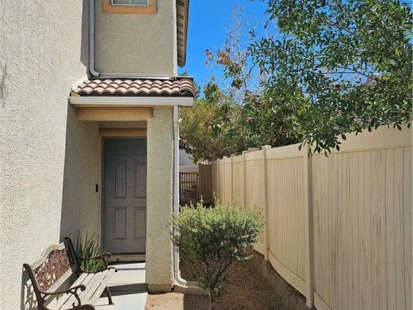 4212 Walnut Glen Drive, Las Vegas, NV 89115
