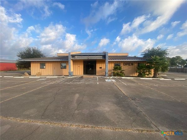 3402 Houston Highway, Victoria, TX 77901