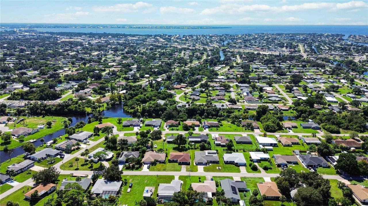 22199 Lancaster Ave, Port Charlotte, FL 33952 Photo