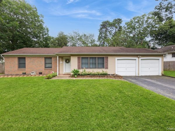 2769 Pond Road, Ronkonkoma, NY 11779
