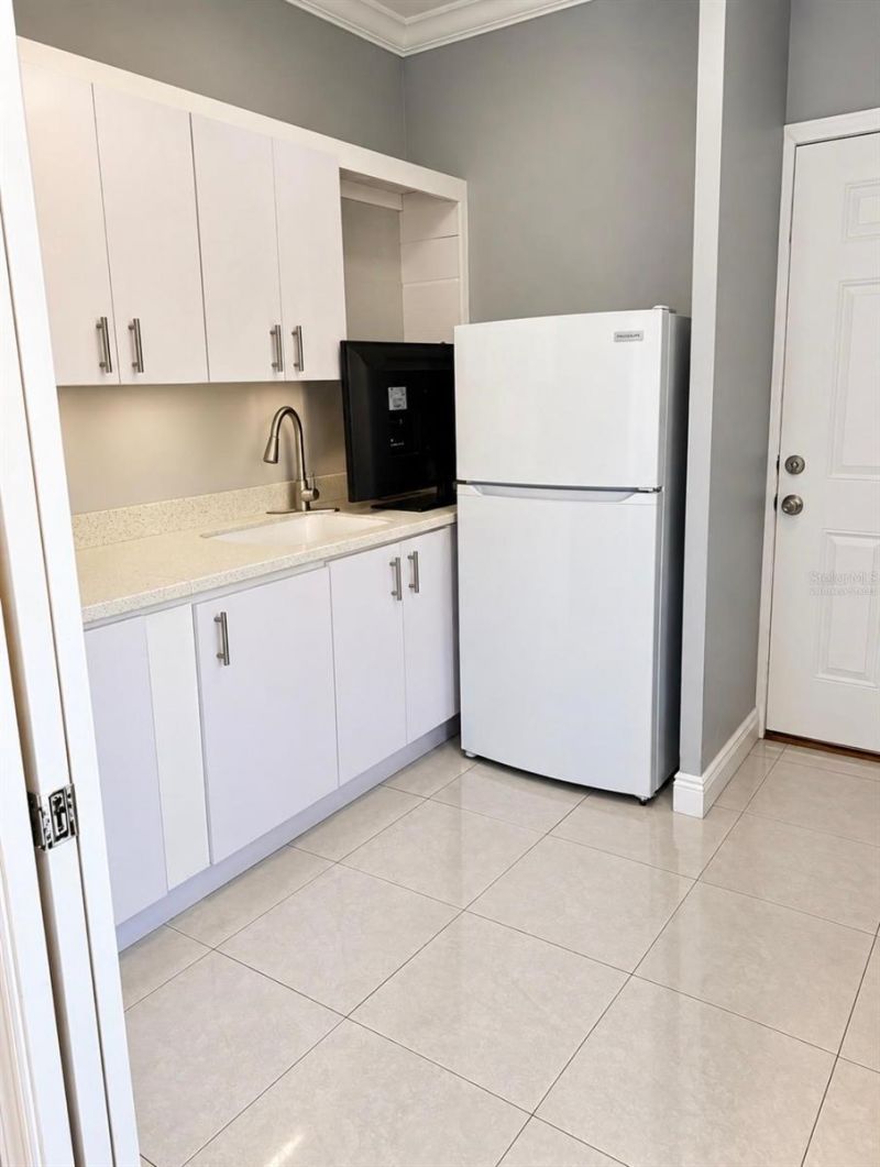 8230 N Bayshore Drive, Miami, FL 33138 Photo