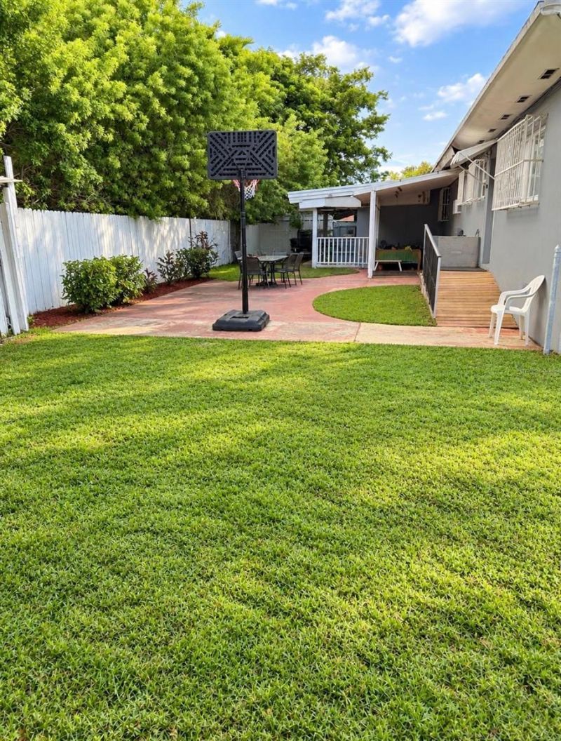 8230 N Bayshore Drive, Miami, FL 33138 Photo