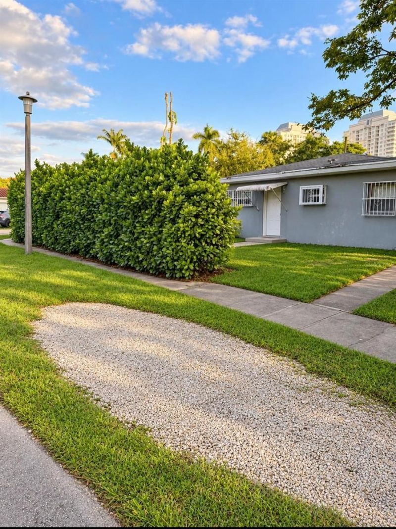 8230 N Bayshore Drive, Miami, FL 33138 Photo
