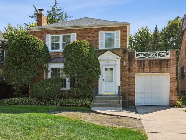241 Southcote Road , Riverside, IL 60546