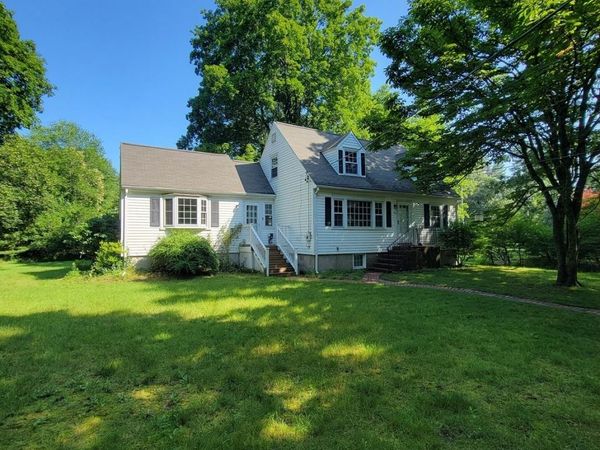 48 Andover St, Wilmington, MA 01887