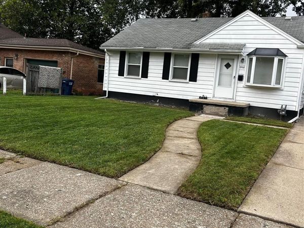 1952 Moran Avenue, Lincoln Park, Mi 48146