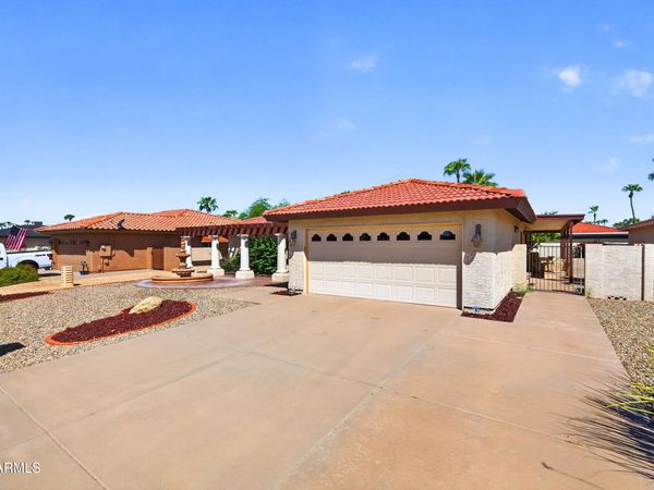 10422 E REGAL Drive, Sun Lakes, AZ 85248