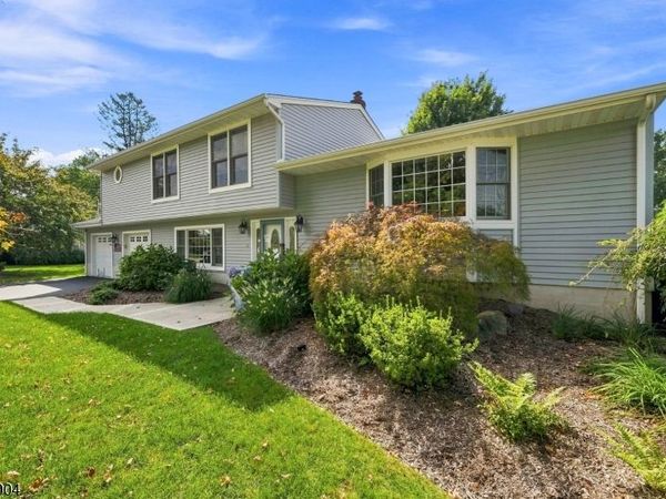 11 Mary Pl, Pequannock, NJ 07440