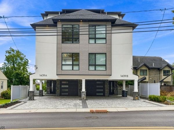 1439 River Rd, Edgewater, NJ 07020