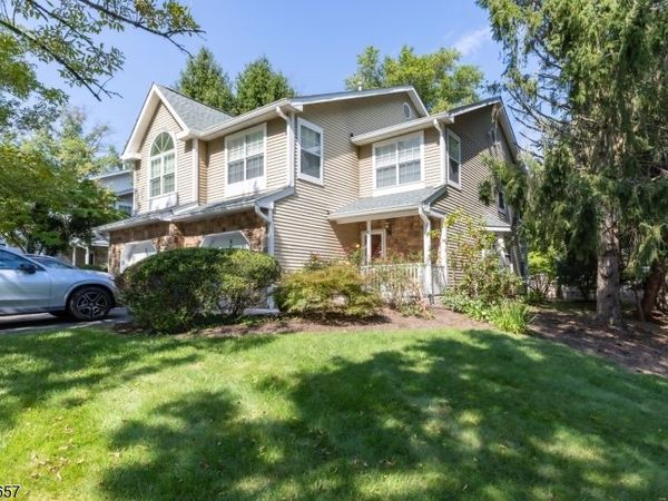 86 Gordon Ave, Lawrence, NJ 08648