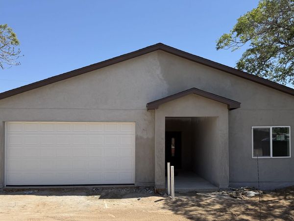 420 65th Street SW, Albuquerque, NM 87121