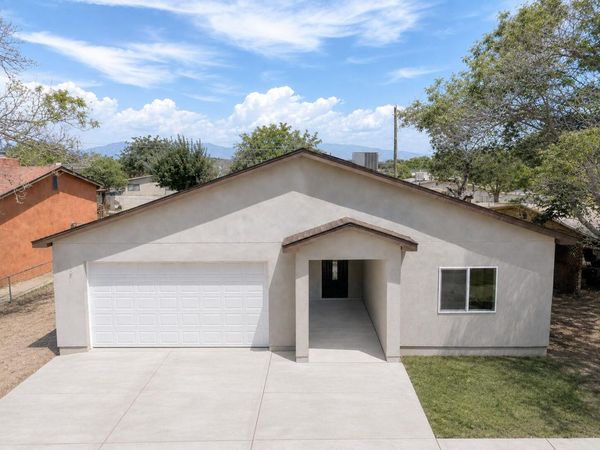 420 65th Street SW, Albuquerque, NM 87121