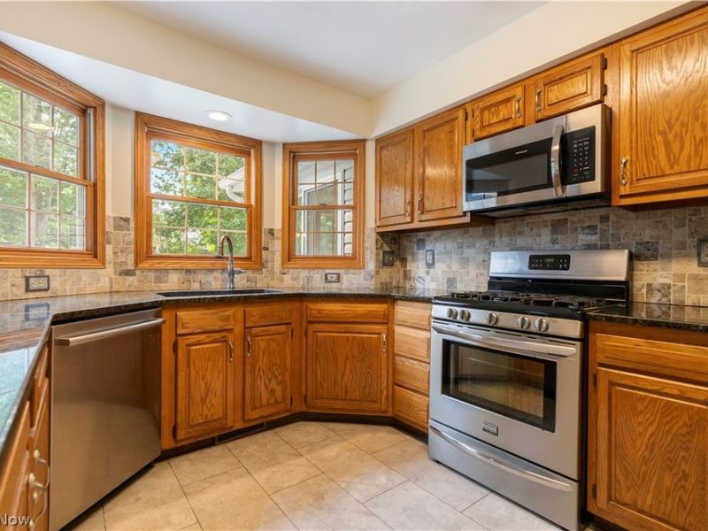 841 27th Street NE, Massillon, OH 44646 Photo 5