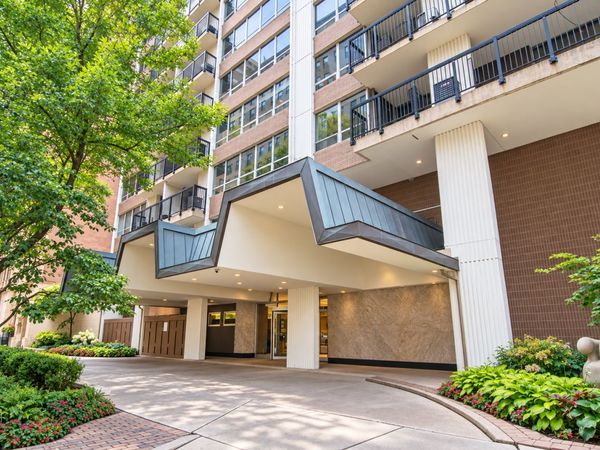 201 E Chestnut Street, Unit 23A, Chicago, IL 60611