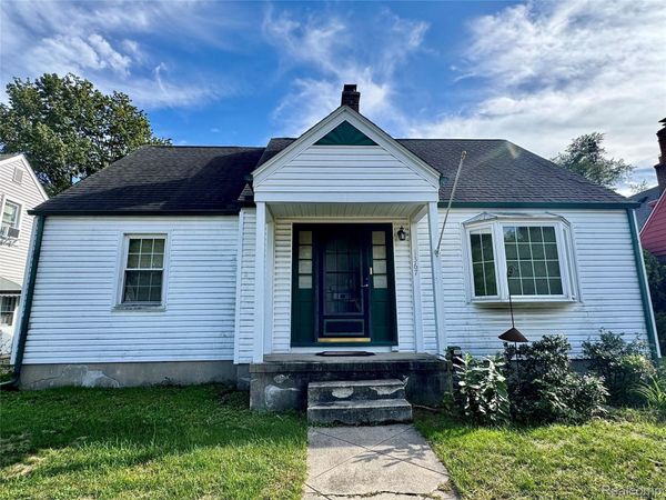 1367 W Saratoga Street, Ferndale, Mi 48220