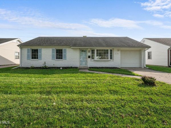 1736 Parkway Drive , Maumee, OH 43537