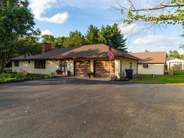 307 W SOUTH Street, Manito, IL 61546