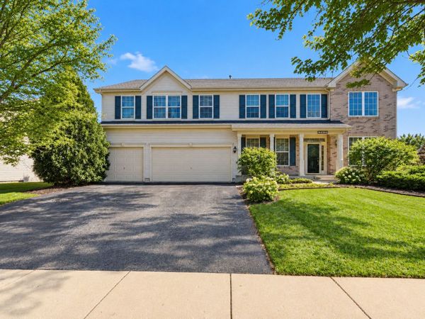 829 Lindsey Lane, Bolingbrook, IL 60440