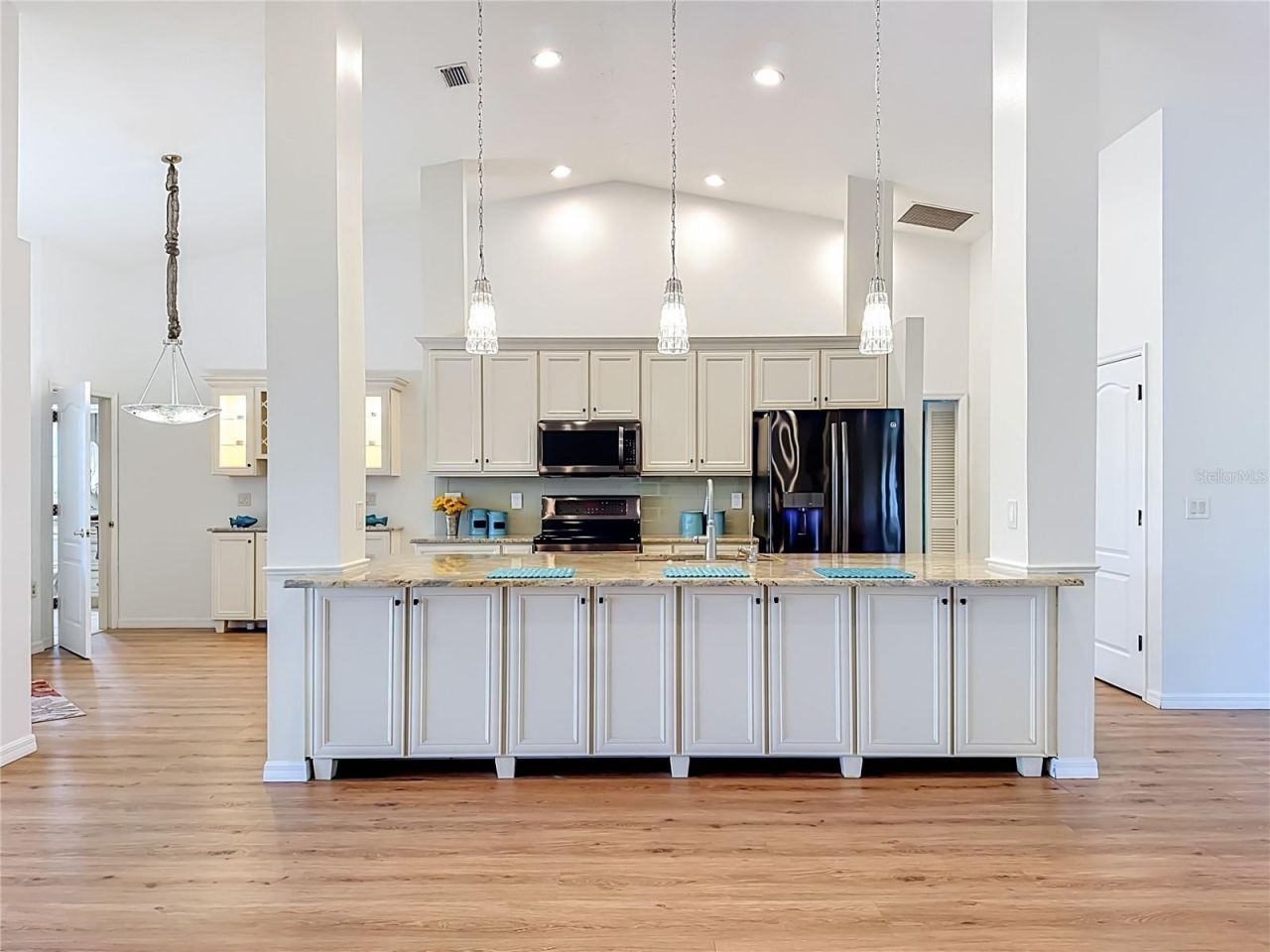 4415 Highland Oaks Circle, Sarasota, FL 34235 Photo