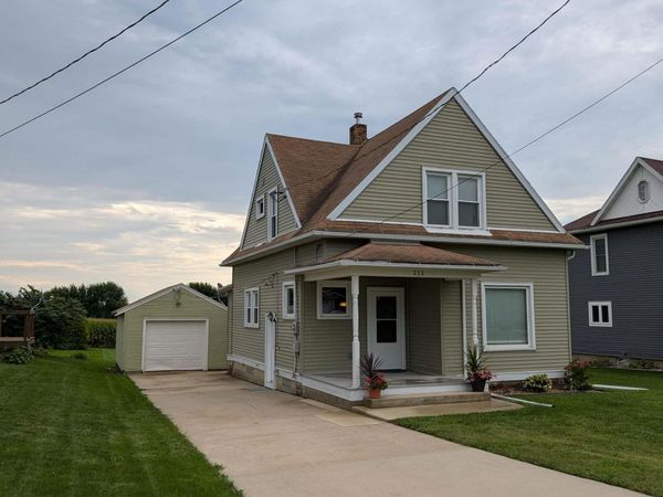 211 Jessie Street, Ossian, IA 52161