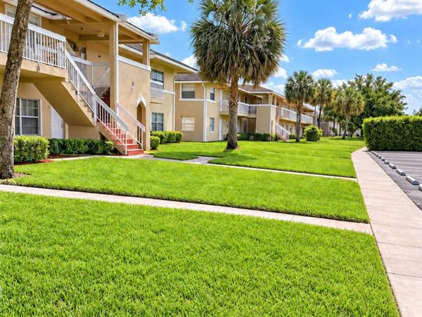 10113 TWIN LAKES Drive, Unit 24-E, Coral Springs, FL 33071