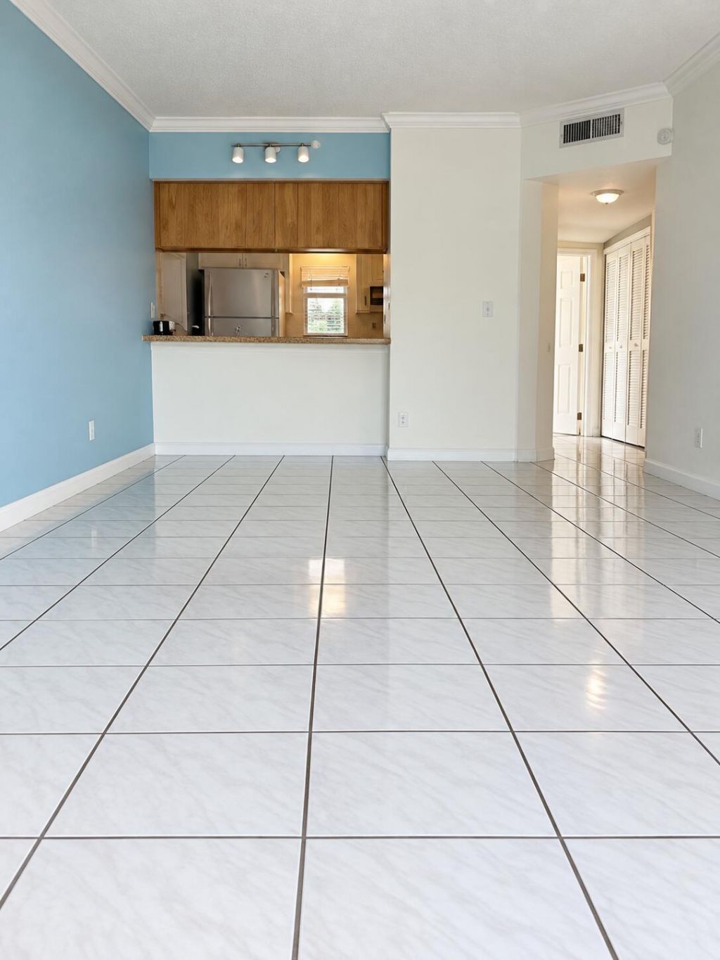 10113 Twin Lakes Drive, Unit 24-E, Coral Springs, FL 33071 Photo