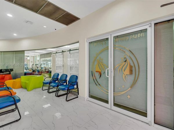 6220 sw 8st , Miami, FL 33144