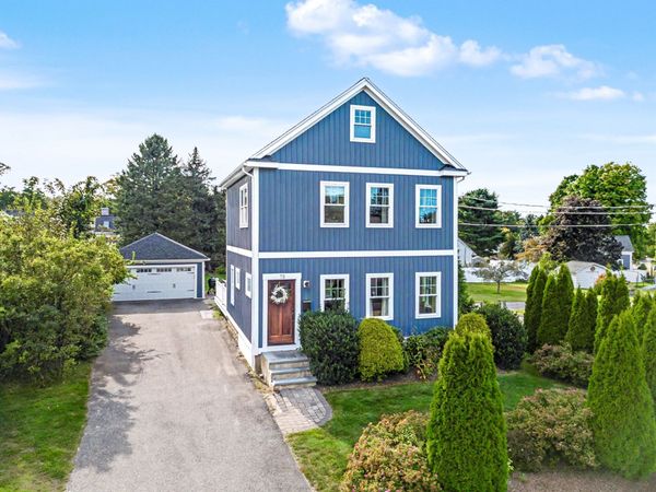 72 Grove St, Hopkinton, MA 01748